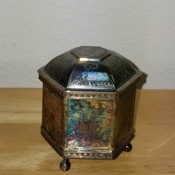 #1150 Vintage Silver Tone Engraved Box - Picture 12 of 15